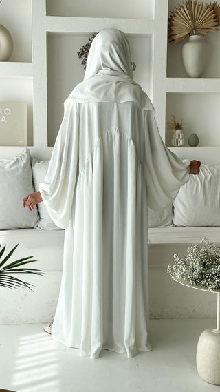 Amira Abaya white